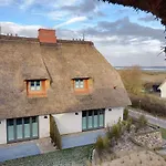 Rantum Dorf - Ferienappartments im Reetdachhaus 1& 2