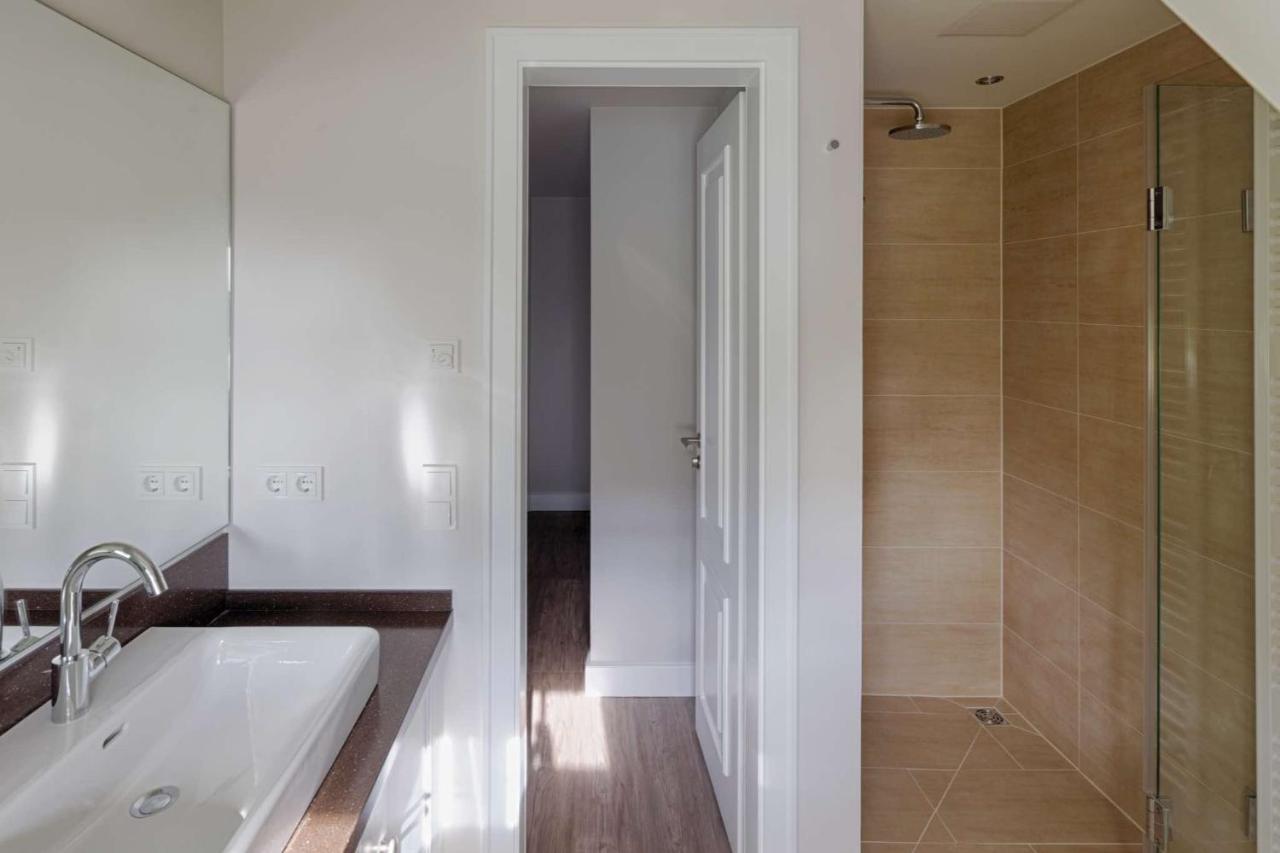 Rantum Dorf - Ferienappartments Im Reetdachhaus 1& 2 * Sylt